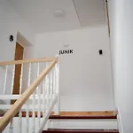 شقة Junik
