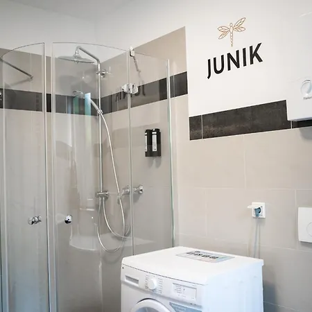 شقة Junik